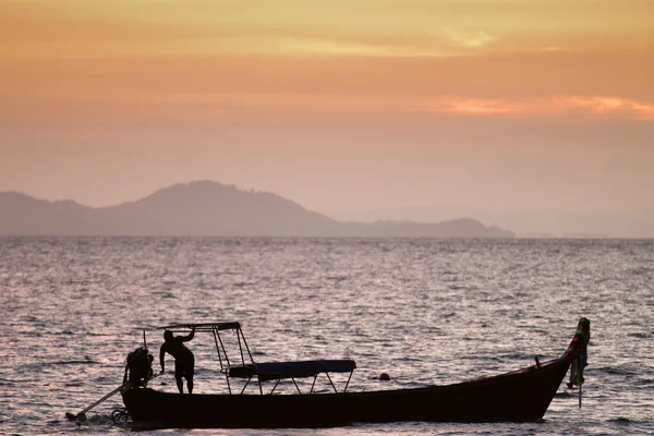 Boat sunset scene — Stock Photo, Image