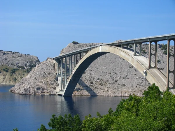 Island krk, Hırvatistan - Adriyatik Denizi üzerinde köprü