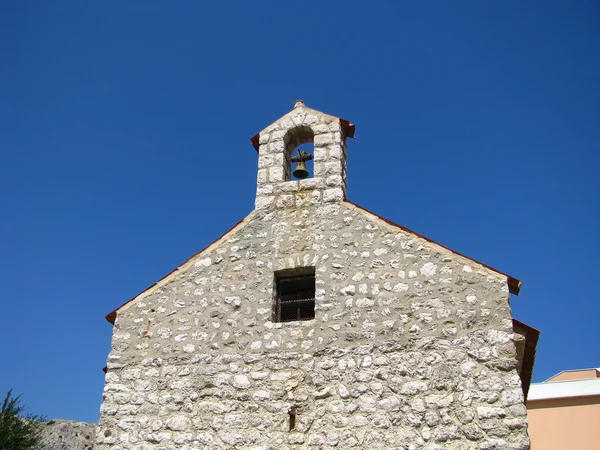 Church with a bell tower - in the south of Croatia — Stock Photo, Image