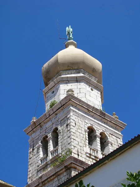 Torre della Chiesa - nel sud della Croazia — Foto Stock
