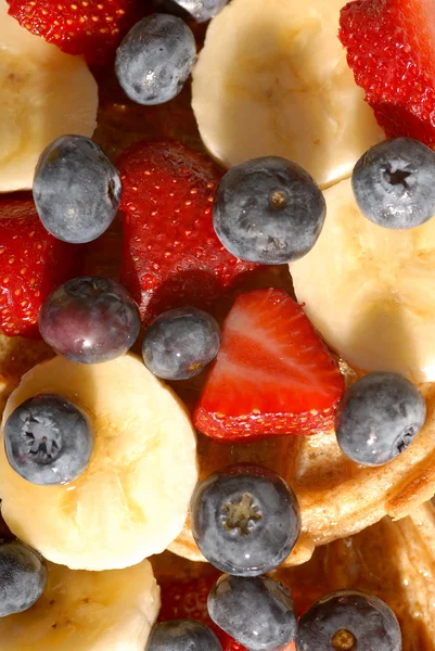 Fruits and waffles — Stock Photo, Image