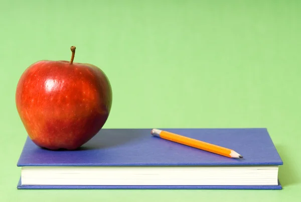 Apple and pencil — Stock Photo, Image