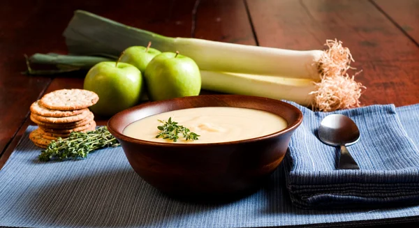アップルと葱のスープ — ストック写真