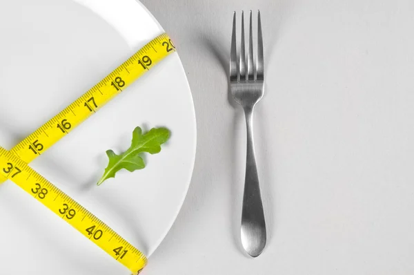 白い皿とダイエット — ストック写真