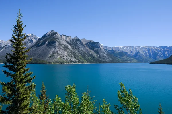 Jezero a hory — Stock fotografie