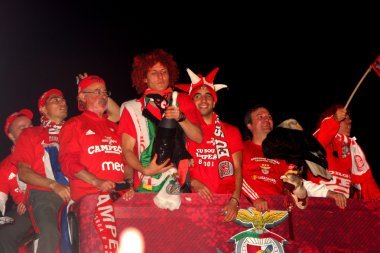 Benfica otobüs oyuncular ile