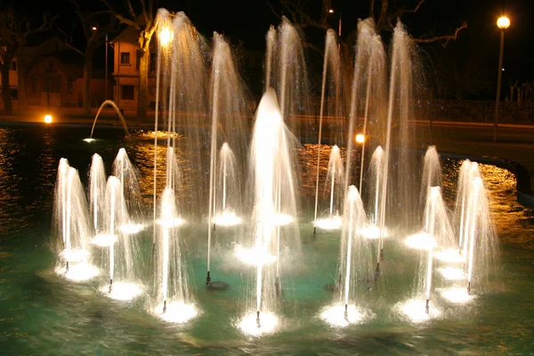 Podświetlane fontanny — Zdjęcie stockowe