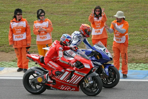 Casey stoner en jorge lorenzo na de race, moto gp 2008 portugal — Stockfoto
