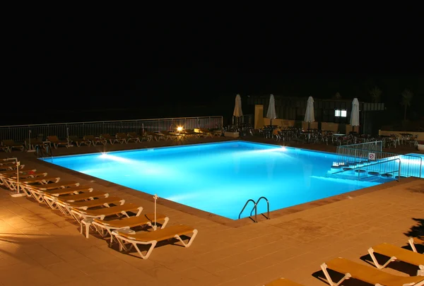 Vista piscina di notte — Foto Stock
