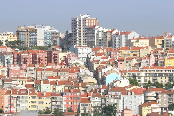 Stad landschap met meerdere gebouwen en huizen — Stockfoto