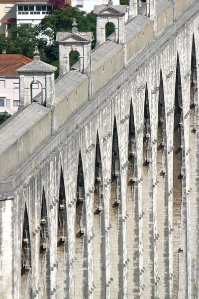 Готические арки огромный акведук — стоковое фото