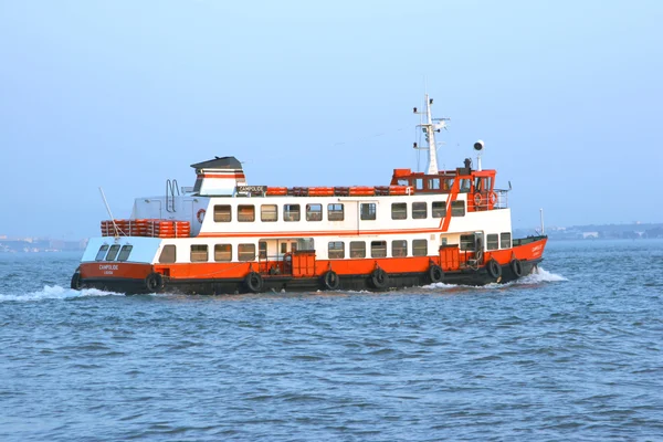Portuguese commuter boat — Stock Photo, Image