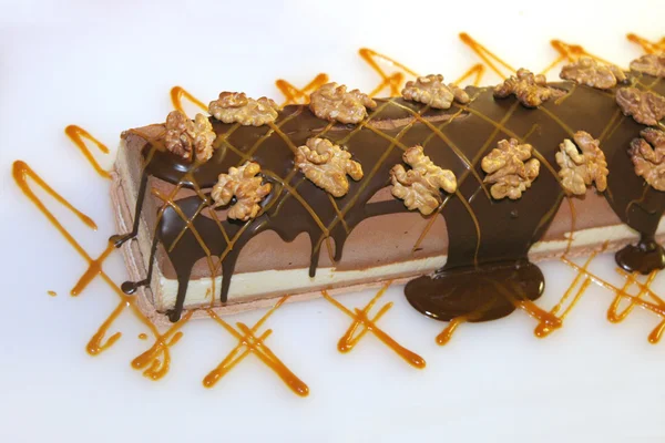 Chocolate and nut cake — Stock Photo, Image