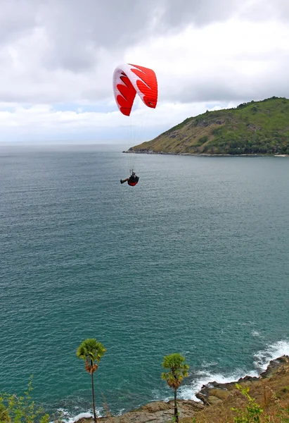 Phuket, Thajsko - květen 21: paragliding soutěž, každoroční událost — Stock fotografie
