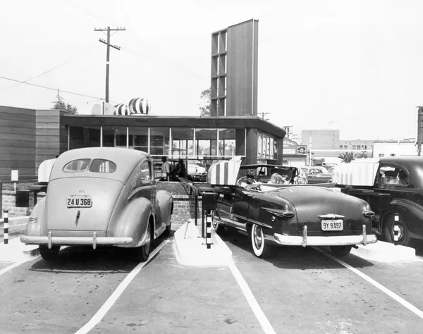 Drive-in restaurant 'The Track', Los Angeles, CA, 10 luglio 1948 — Foto Stock