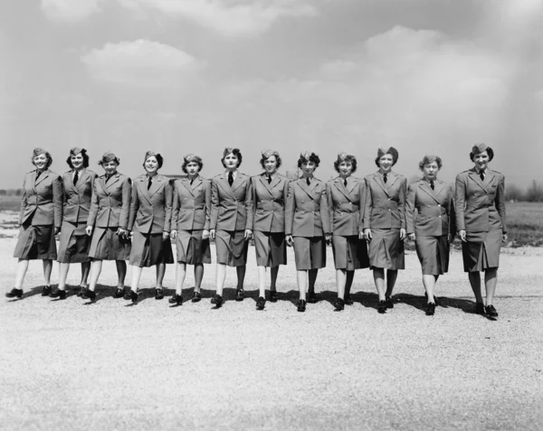 Mulheres ao serviço do seu país — Fotografia de Stock