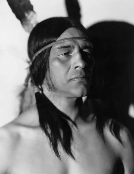 Портрет американських індіанців людини — стокове фото