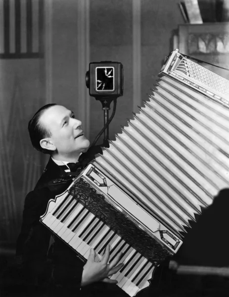 Man playing accordion — Stock Photo, Image