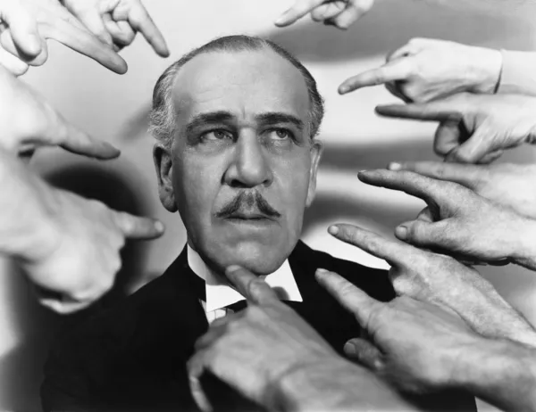 Birçok parmak adam işaret closeup — Stok fotoğraf