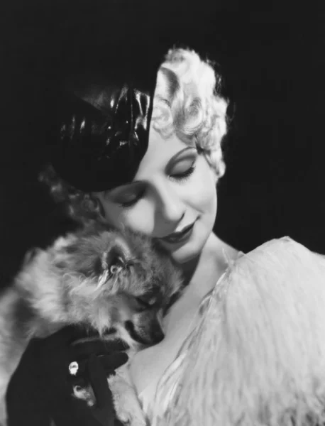 Closeup της γυναίκας με το σκύλο — Φωτογραφία Αρχείου