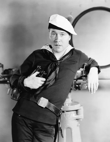 Portrét námořník s dalekohledem — Stock fotografie