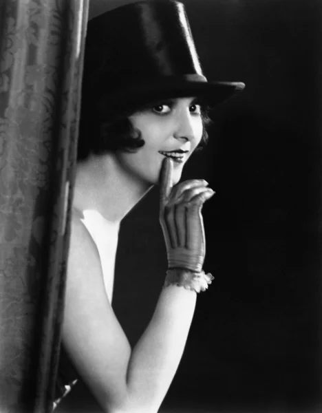 Portret kobiety w top hat — Zdjęcie stockowe