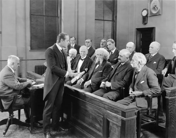 Jüri üyeleri için konuşan avukat — Stok fotoğraf