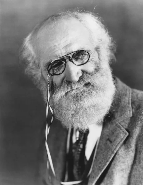 Sakallı adam gözlük ile — Stok fotoğraf