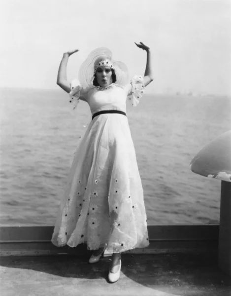 Γυναίκα στη θάλασσα — Φωτογραφία Αρχείου