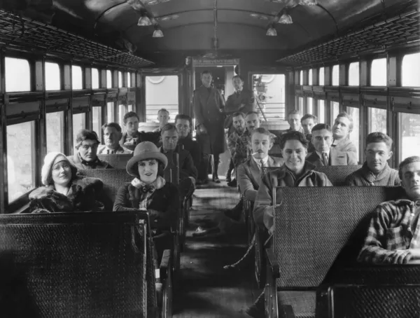Επιβάτες σε τρένο — Φωτογραφία Αρχείου