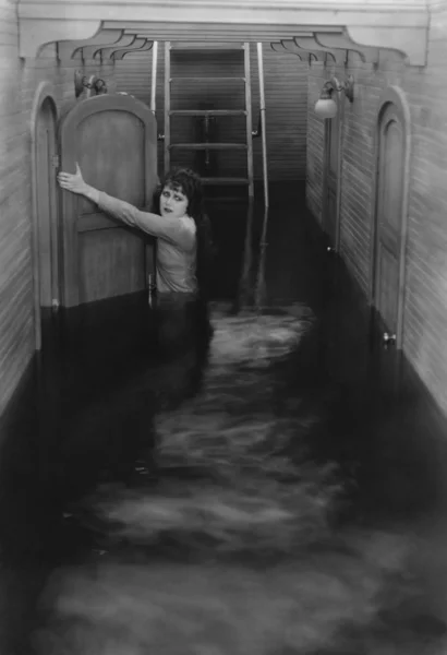 Escaping the flood — Stock Photo, Image