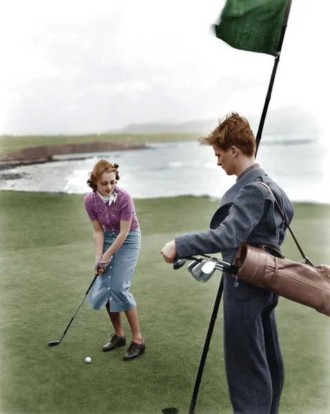 Gra w golfa na wybrzeżu — Zdjęcie stockowe