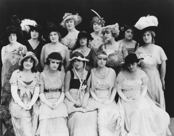 Retrato de mulheres em chapéus Fotografias De Stock Royalty-Free