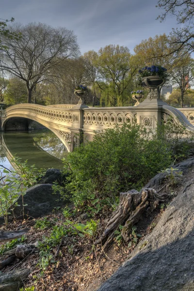 Ponte di prua in primavera Central Park — Foto Stock