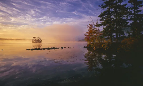 メイン州湖秋 — ストック写真