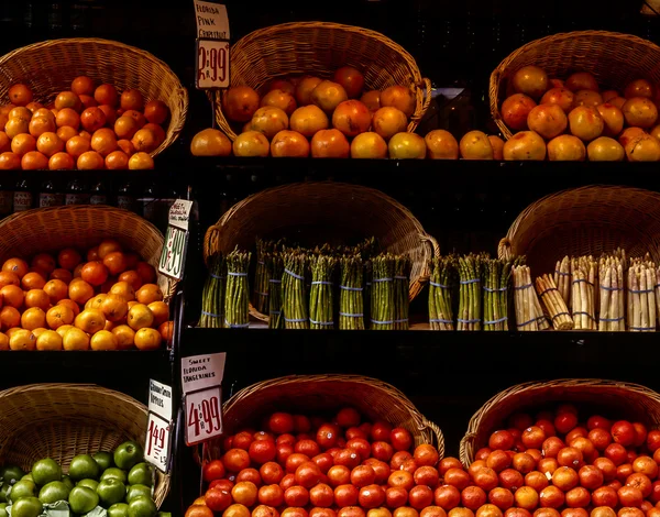 Meyve ve vegtable deposu — Stok fotoğraf