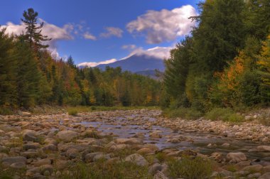 Şafakta Swift Nehri