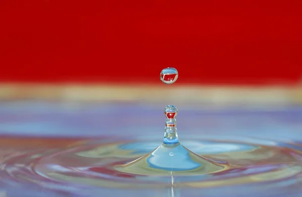 Conceito líquido de gota de água foto — Fotografia de Stock