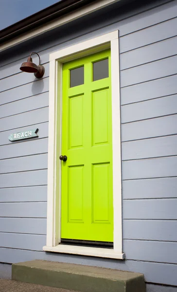 Világos zöld ajtó — Stock Fotó