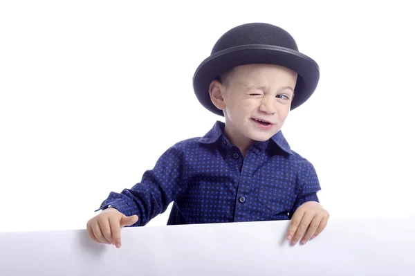 Chłopiec z kapelusz melonik Dokonywanie wink — Zdjęcie stockowe