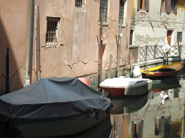Boten in Venetië — Stockfoto
