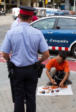 Polis tutuklama sokak seller