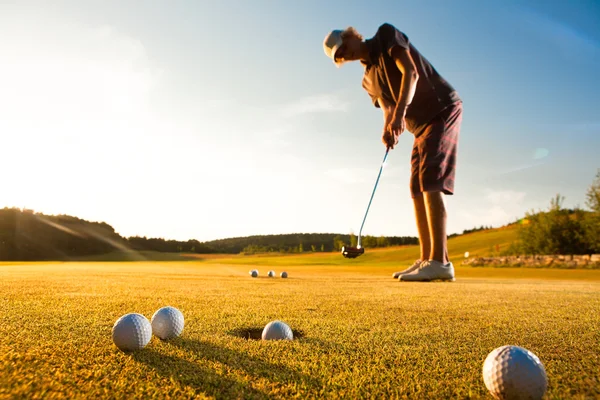男性高尔夫玩家 免版税图库照片