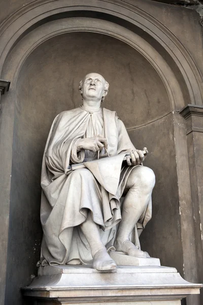 Estatua de Filippo Brunelleschi por Luigi Pampaloni . —  Fotos de Stock