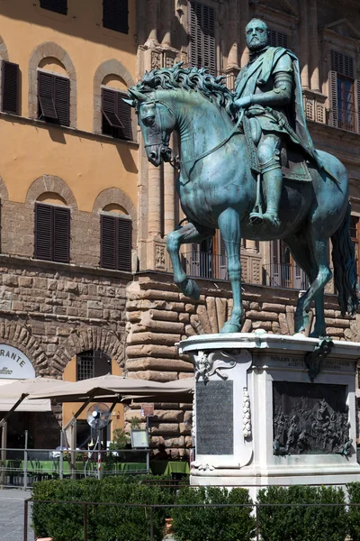 La estatua de bronce de Cosme I de 'Medici — Foto de Stock