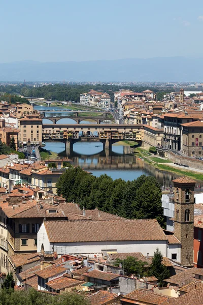 Brücke Ponte Vecchio in Florenz, Italien — Stockfoto