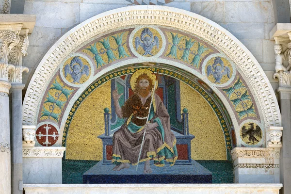 Details van de decoratie van de kathedraal van pisa — Stockfoto