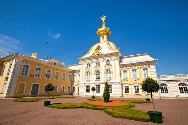 Westkant van peterhof palace, Sint-petersburg, Rusland — Stockfoto