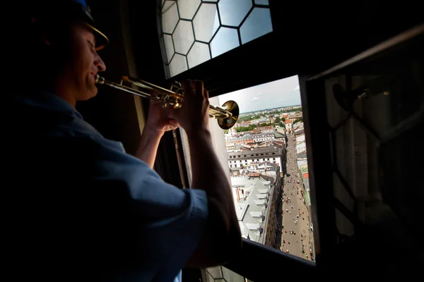 Cracovian hymna hrána trumpetista — Stock fotografie