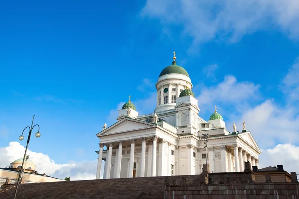 Kathedraal op het Senaatsplein in helsinki. Finland. — Stockfoto